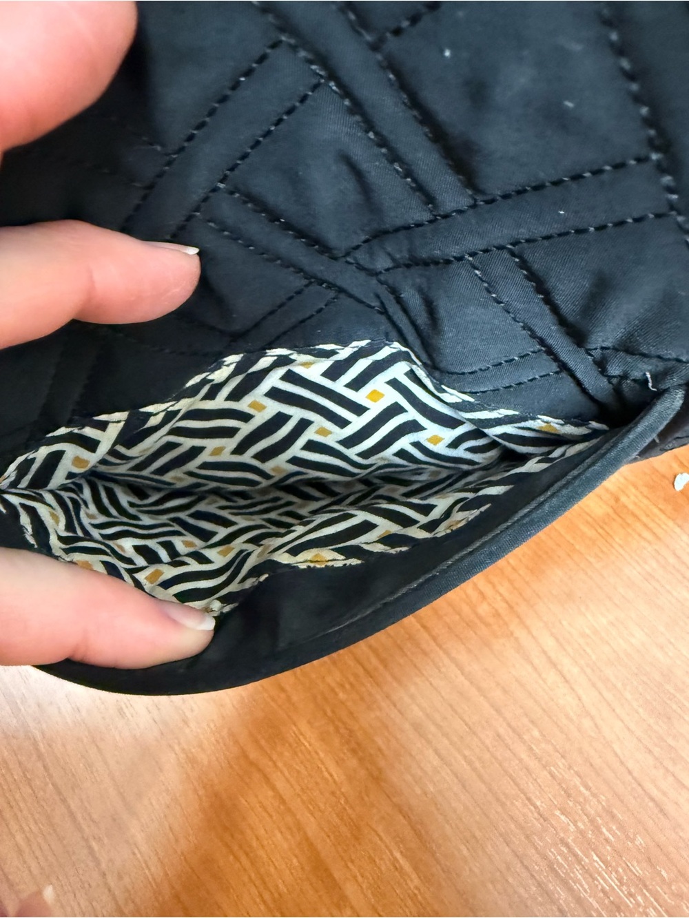Vera Bradley Black Quilted Crossbody Shoulder Bag - Picture 3 of 7